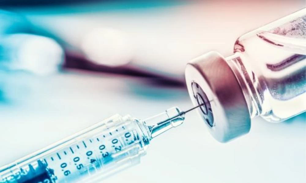 Βιετνάμ-AstraZeneca: Παρέλαβαν τις πρώτες δόσεις του εμβολίου